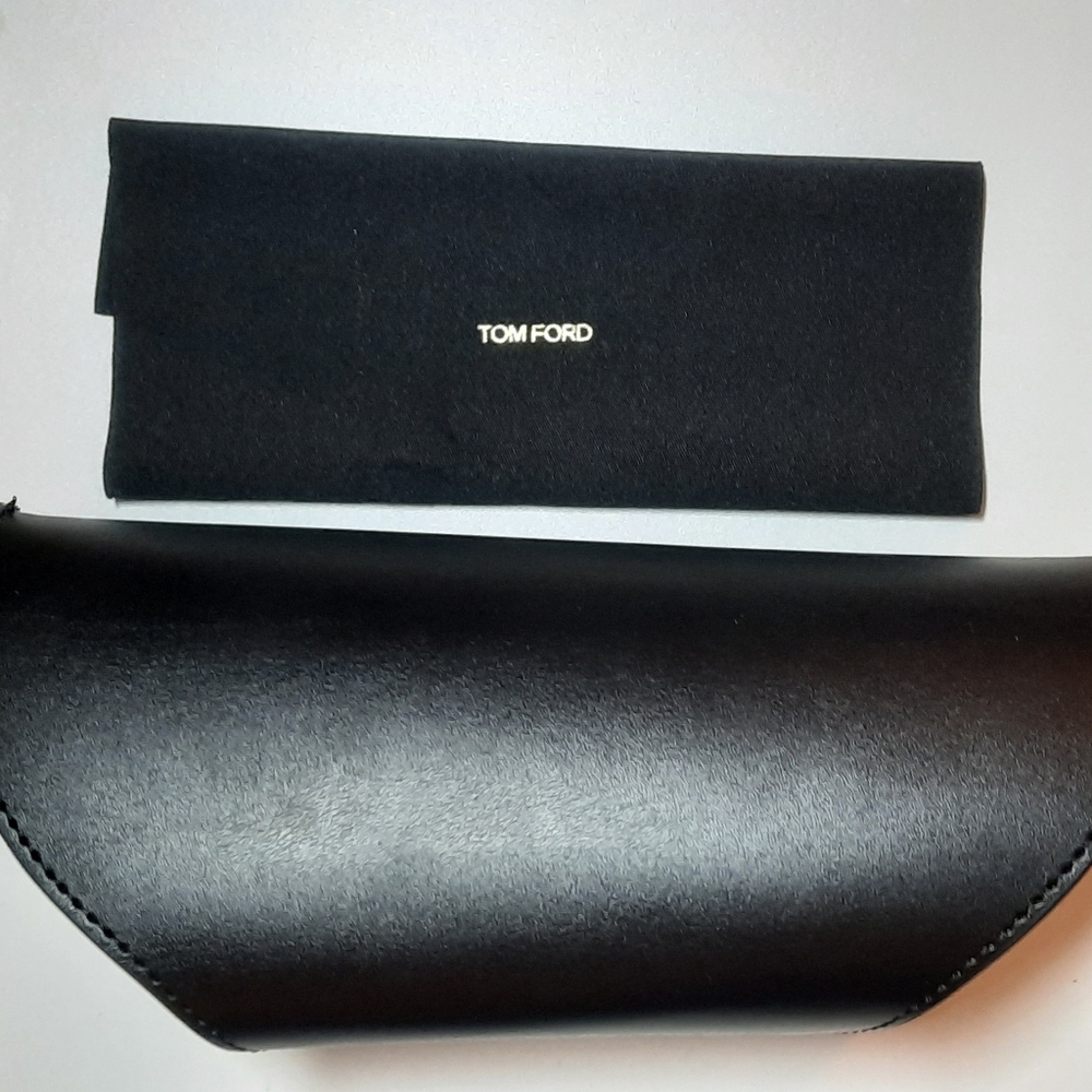 New Tom Ford faux leather sunglasses case. With box, cleaning cloth and …